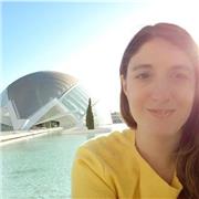 Soy Licenciada en Musicoterapia y doy clases de canto y piano a niños, jóvenes y adultos.